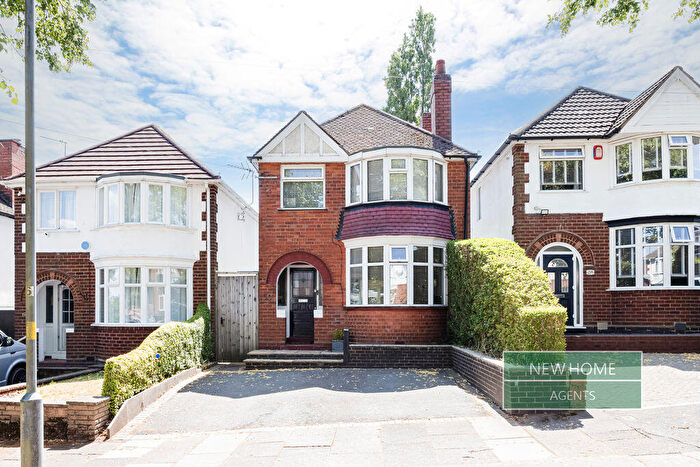 3 Bedroom Detached House For Sale In Trevanie Avenue, Quinton, Birmingham, B32