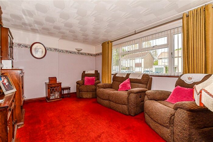 3 Bedroom Detached House For Sale In Eastwell Close, Paddock Wood, Tonbridge, Kent, TN12