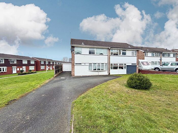 3 Bedroom Semi Detached House For Sale In Derwent Close, Pensnett, Brierley Hill, DY5