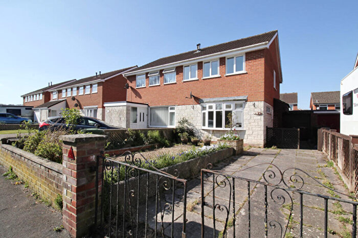 3 Bedroom Semi-Detached House For Sale In Goss Drive, Street, BA16