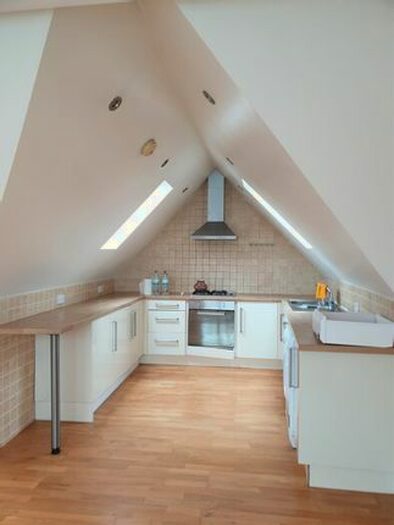 3 Bedroom Flat To Rent In Whitchurch Lane, Canons Park, Edgware, HA8