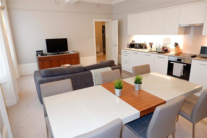 2 Bedroom Flat To Rent In London Road, Reading, Berkshire, RG1