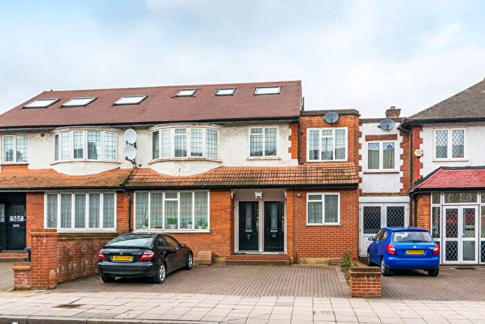 3 Bedroom Maisonette To Rent In Gunnersbury Lane, Gunnersbury, London, W3