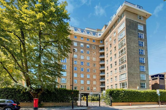 3 Bedroom Flat To Rent In St John's Wood, London, NW8