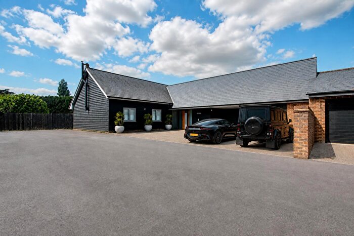 5 Bedroom Barn Conversion To Rent In Station Road, Tring, HP23