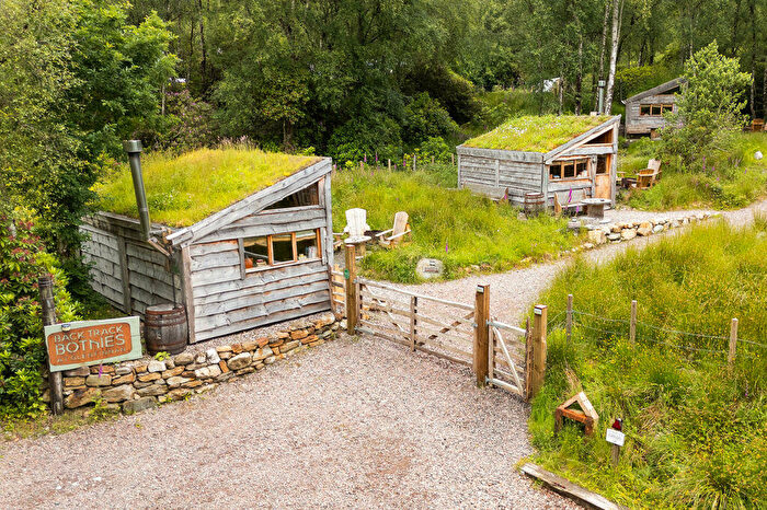 3 Bedroom Serviced Apartments For Sale In Back Track Bothies, Glenfinnan, PH37