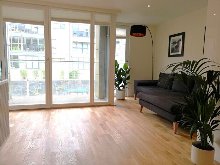 2 Bedroom Apartment To Rent In Slate House, Keymer Place, Tower Hamlets, London, E14