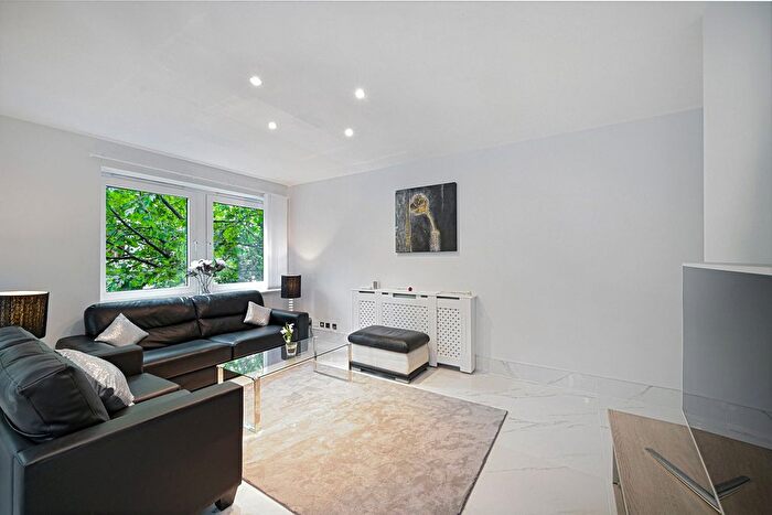 2 Bedroom Flat To Rent In Warren House, Beckford Close, W14