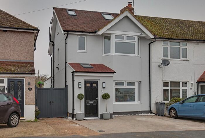 4 Bedroom End Of Terrace House For Sale In Ellington Road, Feltham, TW13