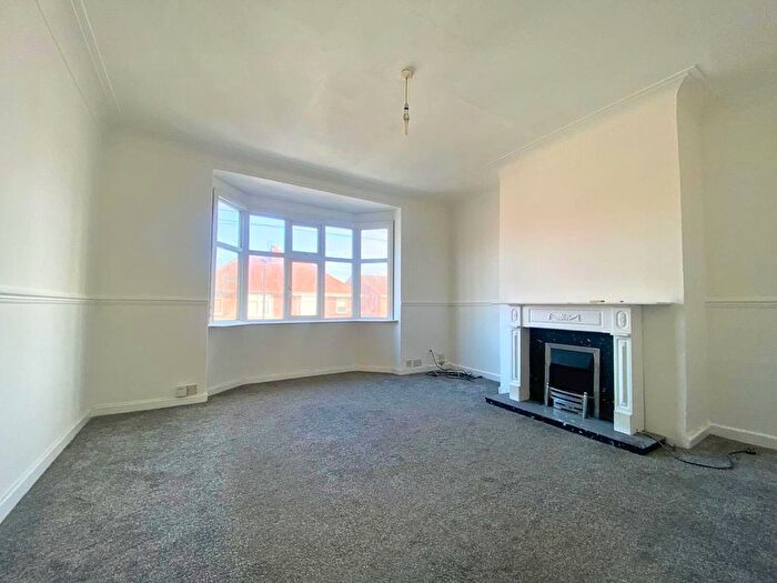 3 Bedroom Flat To Rent In St George Road, Cullercoats, North Shields, NE30