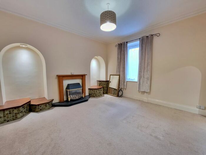 2 Bedroom Flat To Rent In Mount Street, Rosemount, Aberdeen, AB25