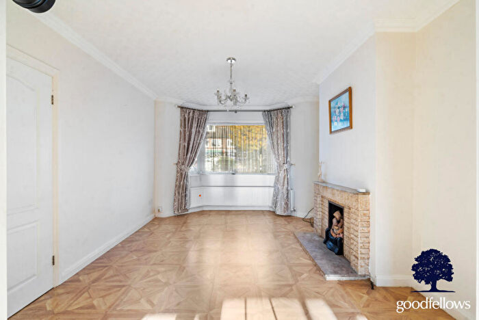 3 Bedroom Semi-Detached House To Rent In Sutton Common Road, Sutton, SM3