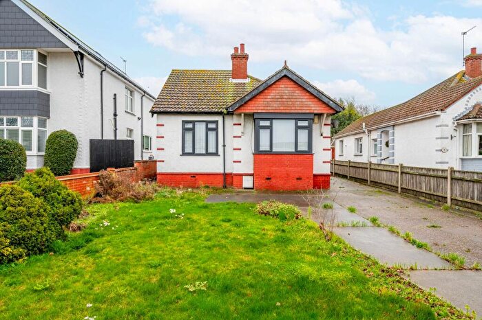 2 Bedroom Detached Bungalow For Sale In Caister Road, Great Yarmouth, NR30