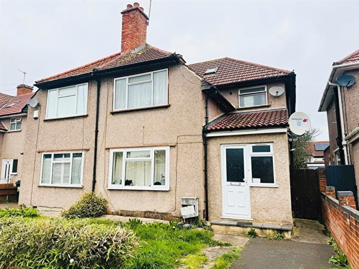 3 Bedroom Semi Detached House For Sale In St. Heliers Avenue, Hounslow, TW3