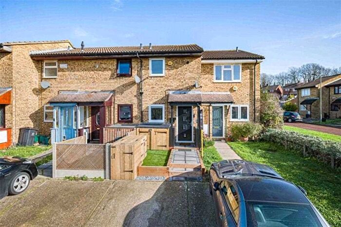 1 Bedroom Terraced House For Sale In Kingfisher Close, Orpington, BR5