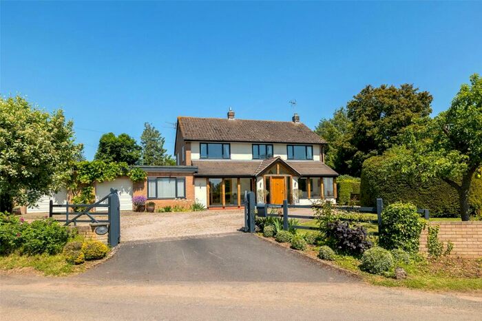4 Bedroom Detached House For Sale In Corse Lawn, Gloucester, Worcestershire, GL19