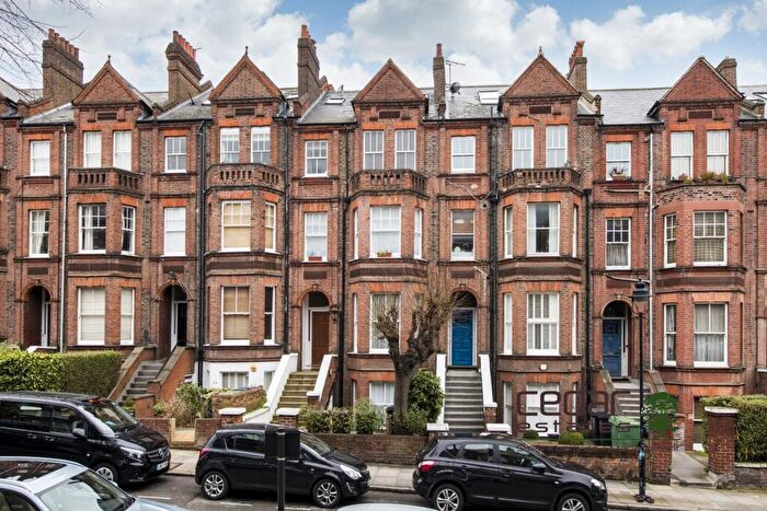 3 Bedroom Flat To Rent In Goldhurst Terrace, South Hampstead, NW6