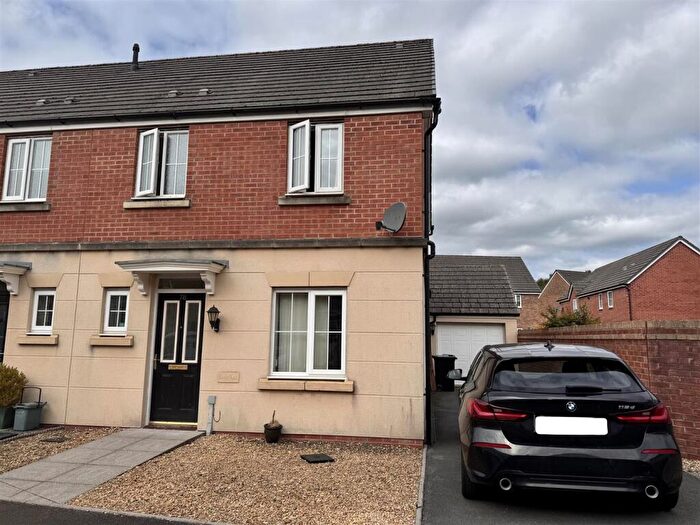 3 Bedroom End Of Terrace House For Sale In Ffordd Y Glowyr, Betws, Ammanford, SA18