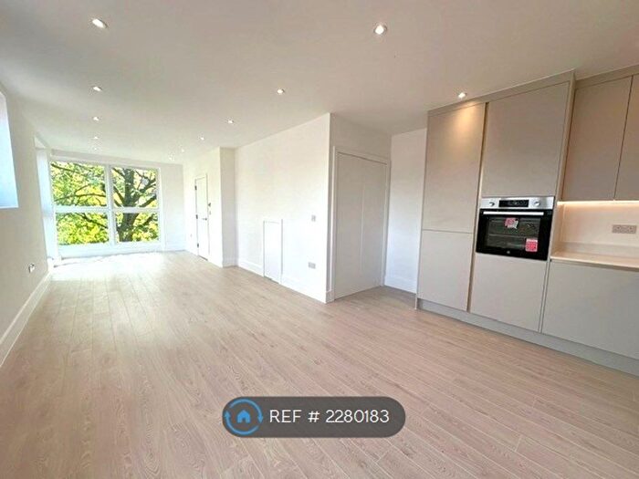 2 Bedroom Flat To Rent In Corelli Road, London, SE3