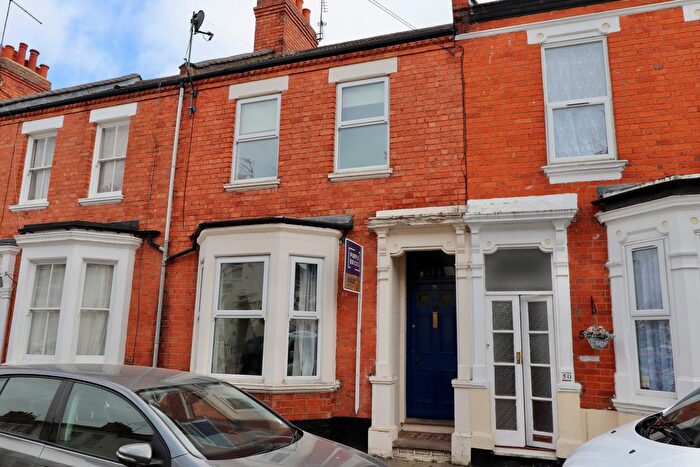3 Bedroom Terraced House To Rent In Holly Road, Abington, Northampton, NN1