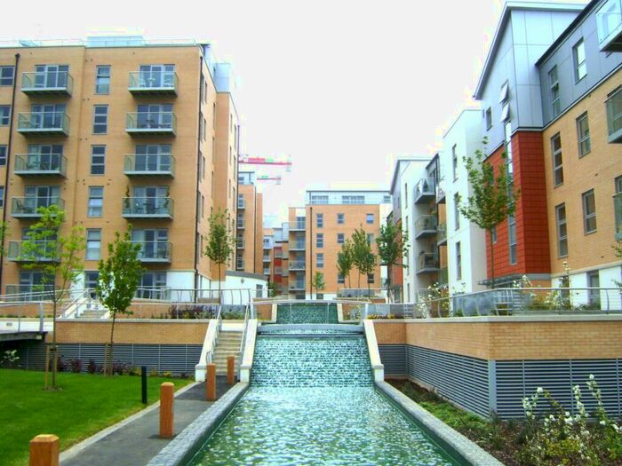 2 Bedroom Apartment To Rent In Queen Mary Avenue, South Woodford, E18