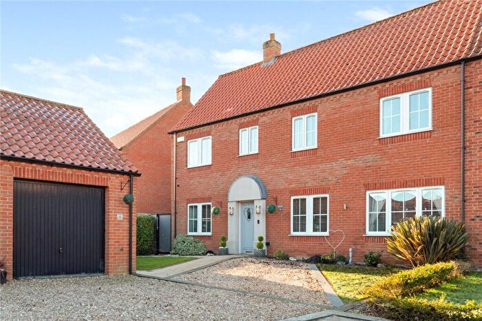 4 Bedroom Semi-Detached House For Sale In Golf Course Lane, Waltham, Grimsby, N.E Lincolnshire, DN37