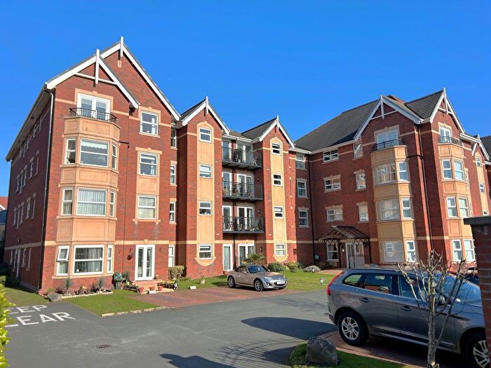 2 Bedroom Flat For Sale In Hardaker Court, - Clifton Drive South, Lytham St. Annes, FY8