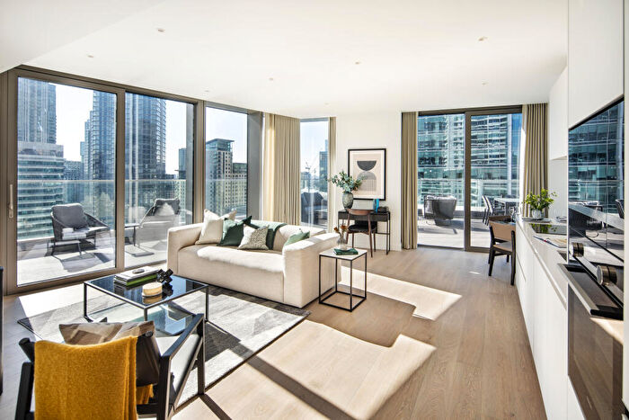 2 Bedroom Apartment To Rent In Water Street, London, E14