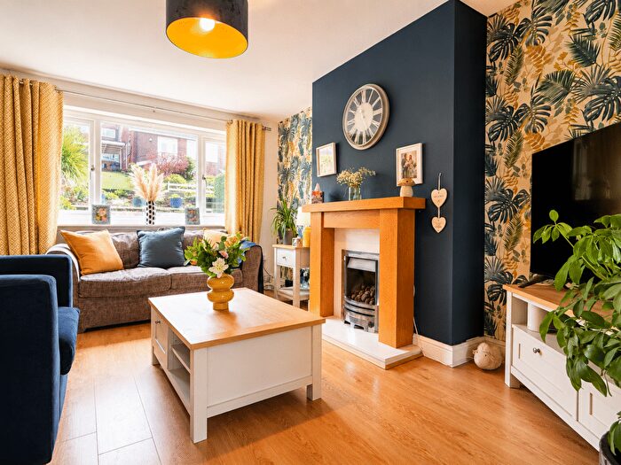 3 Bedroom Town House For Sale In Hill Rise, Haslingden, Rossendale, BB4