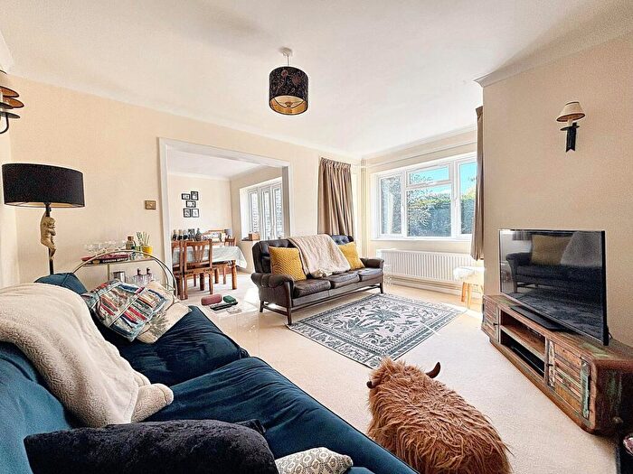 3 Bedroom Semi-Detached House For Sale In Gravel Close, Downton, SP5