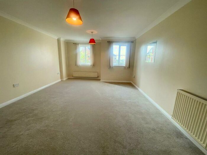 2 Bedroom Flat To Rent In Galleon Road, Chafford Hundred, Grays, RM16