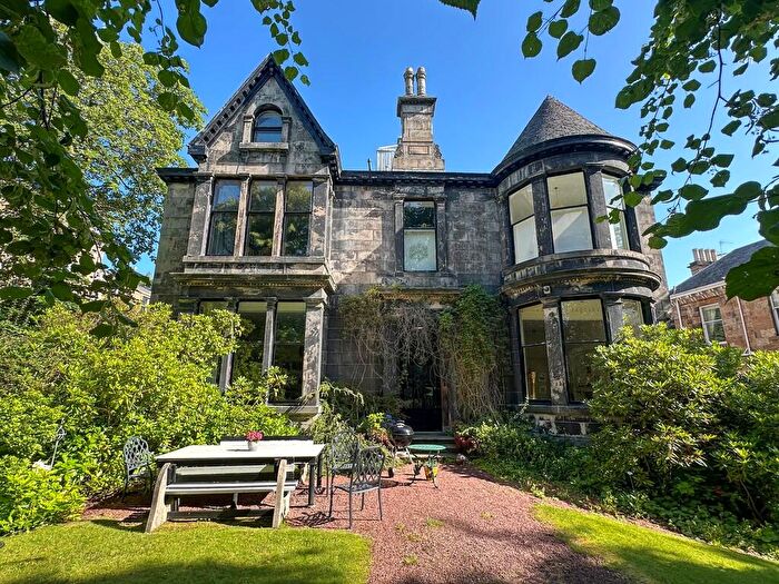 4 Bedroom Apartment For Sale In Cleveden Drive, Kelvinside, G12