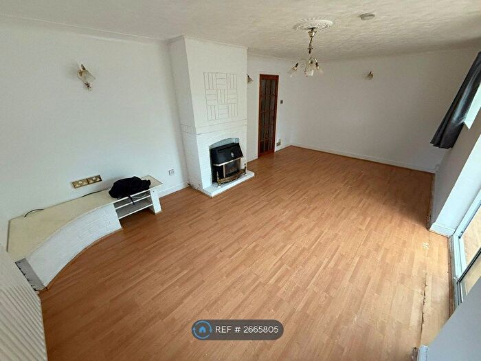 3 Bedroom Semi Detached House To Rent In Faversham Road, Kennington, Ashford, TN24