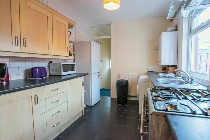 3 Bedroom Flat To Rent In Coniston Avenue, West Jesmond, Newcastle Upon Tyne, NE2