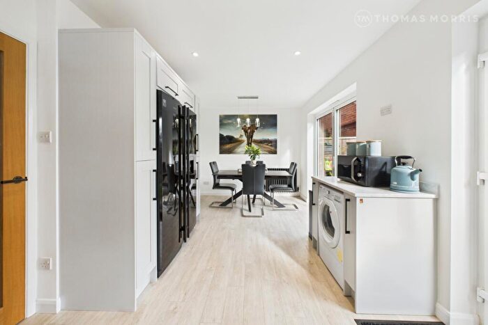 4 Bedroom Detached House For Sale In Jubilee Gardens, Biggleswade, Bedfordshire, SG18