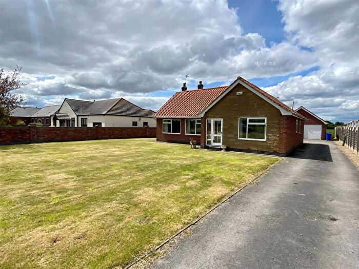 3 Bedroom Detached Bungalow To Rent In Newland, Goole, DN14