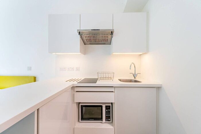 Studio To Rent In St Anns Road, Holland Park, London, W11