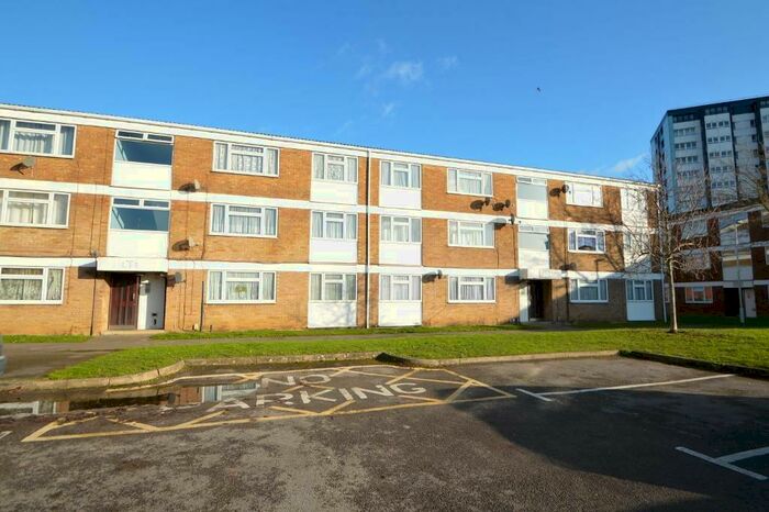 3 Bedroom Apartment To Rent In Eden Close, Langley, Berkshire, SL3