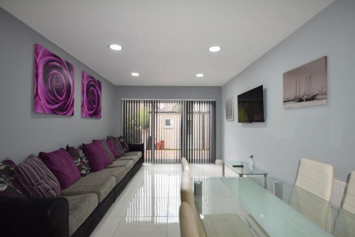 7 Bedroom House To Rent In Darran Street, Cathays, CF24