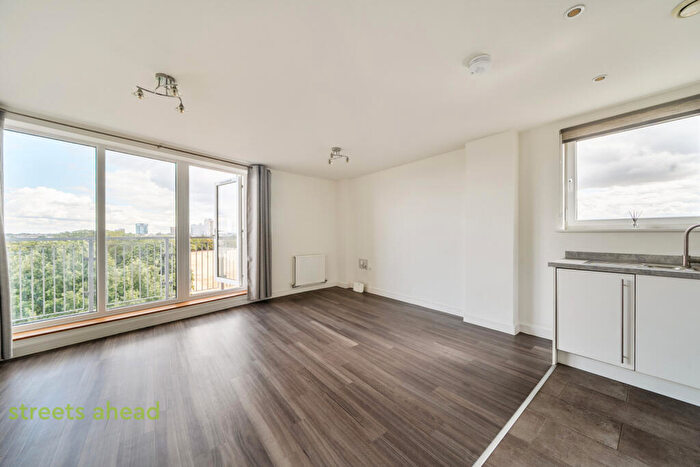 2 Bedroom Apartment To Rent In Whitestone Way, Croydon, CR0