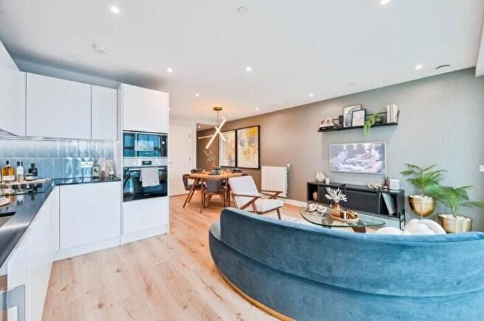 1 Bedroom Flat For Sale In Lombard Square, Greenwich, SE28