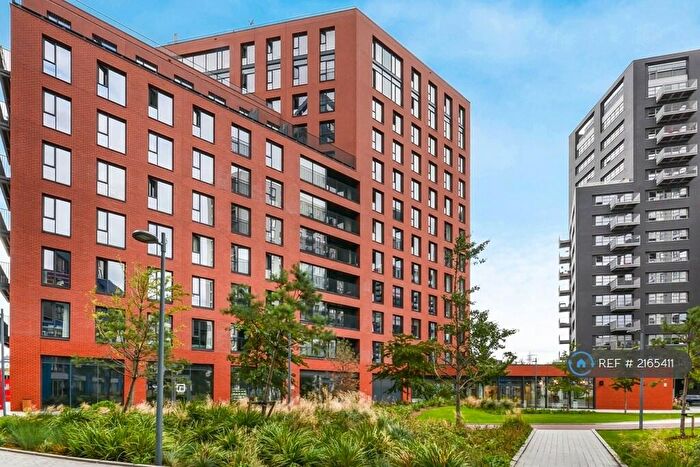 2 Bedroom Flat To Rent In London City Island / Canary Wharf, London, E14