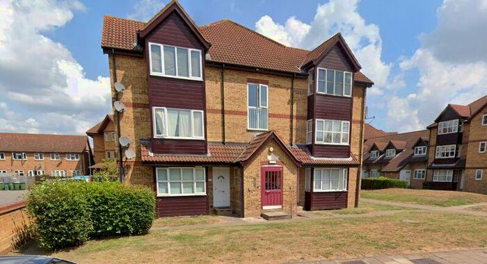 Studio To Rent In Frobisher Road, Erith, DA8