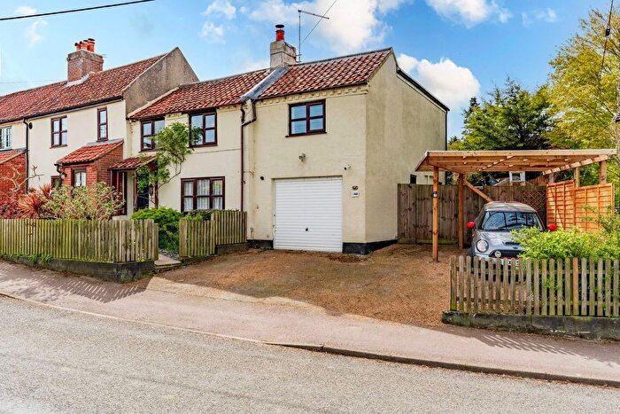 4 Bedroom Cottage For Sale In Rectory Lane, Poringland, NR14