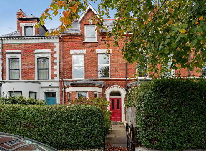 3 Bedroom Mid TownHouse For Sale In South Parade, Belfast, BT7