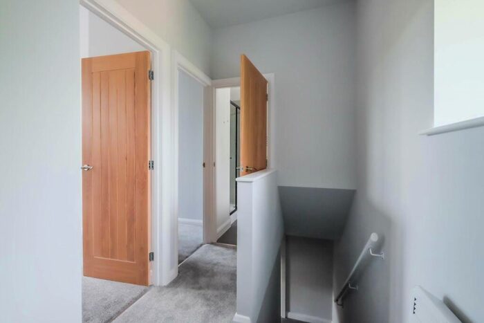 2 Bedroom Cottage To Rent In Meltham Road, Lockwood, HD1