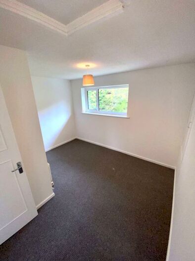 1 Bedroom Flat To Rent In Glen Aber Park - One Bed Flat, L12