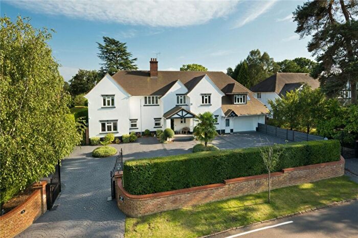 6 Bedroom Detached House To Rent In Adelaide Road, Walton-on-Thames, Surrey, KT12