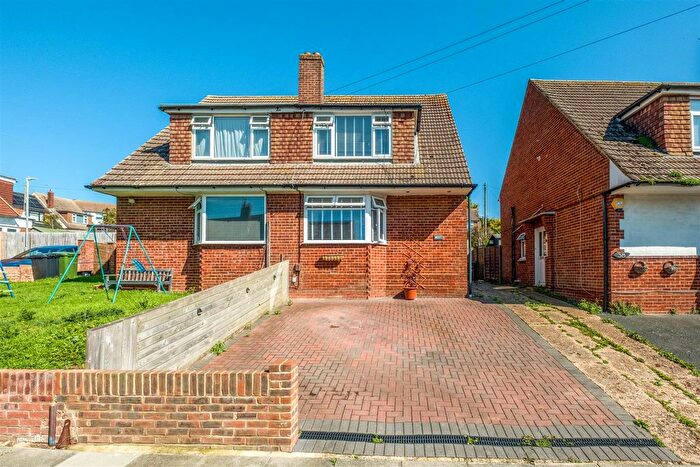 3 Bedroom Semi-Detached Bungalow For Sale In Broomfield Drive, Portslade, BN41