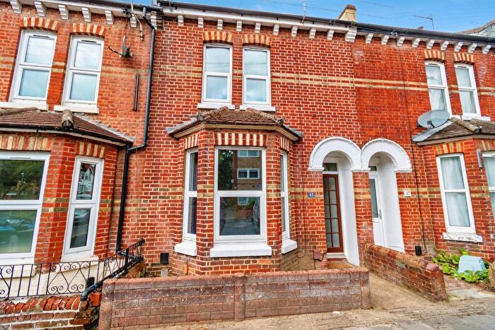 3 Bedroom Terraced House For Sale In Woodside Road, Southampton, SO17